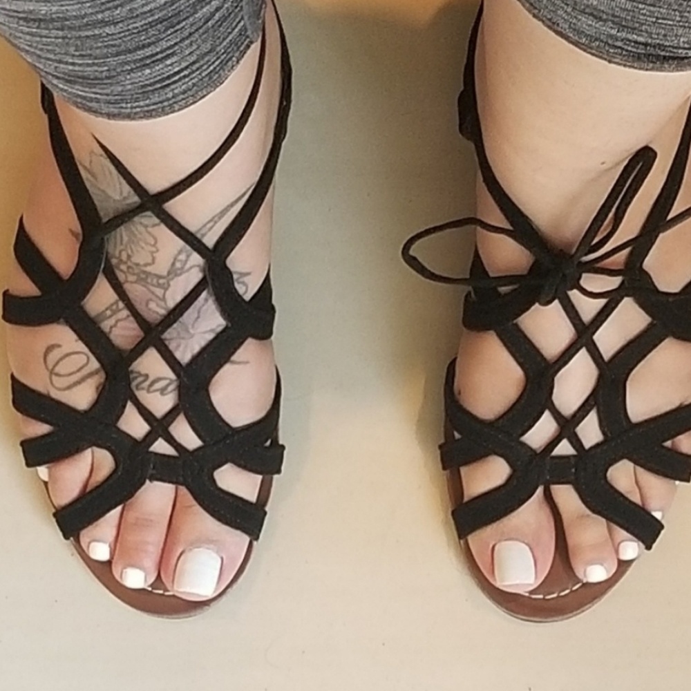 NWOT Carlos Santana Black lace up Sandals